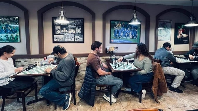 The Bayonne Chess Society & Club - Chess A La Joe's Pizzeria
