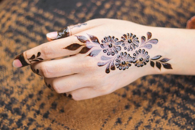 Adult Henna Program