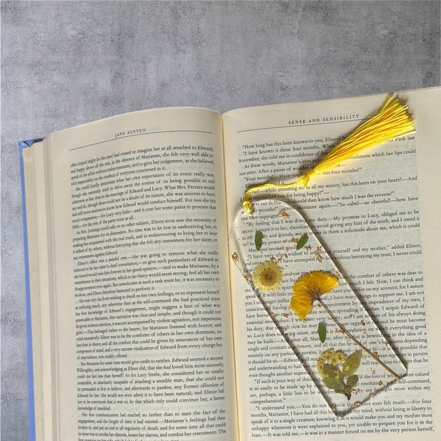 ADULT Makers' Day - Resin Bookmarks