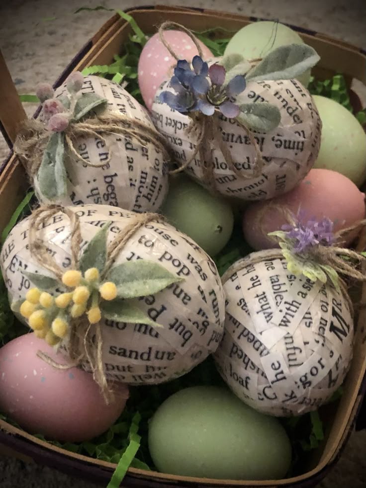 Crafting with Maria - Decoupage Spring Eggs