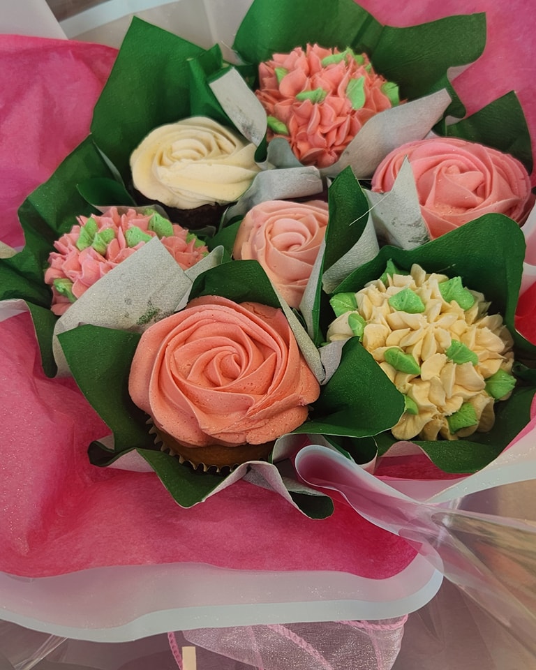 Mother's Day Cupcake Bouquet Decorating